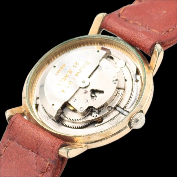 Vintage 33mm Bulova Textured Bezel Men\'s Automatic Wristwatch 10BZAC Running